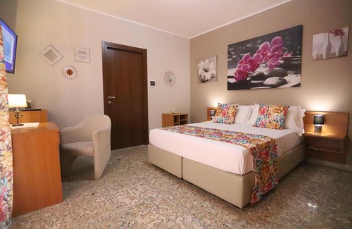 Amantea Bed & Breakfast | Relax at Secondo Binario: Oceanfront Retreat with Pool