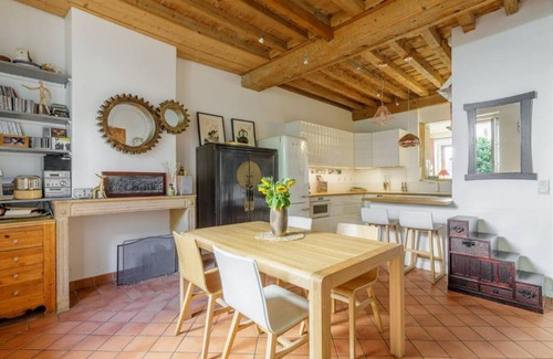 La Sarra - Saint Just Apartment | Charming Duplex Oasis with Garden Near Old City