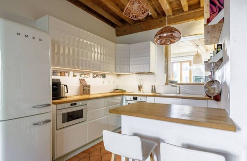 La Sarra - Saint Just Apartment | Charming Duplex Oasis with Garden Near Old City
