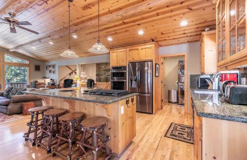 Carnelian Bay House | Relaxing Getaway at Secret Garden Lodge: 4BR & Hot Tub