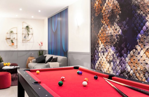 Ternes House | Elegant 4-BR Secret House Near Arc De Triomphe - Top-Rated