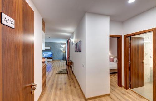 Smolyan Apartment | Discover Secret Lake 533 at Oak Residence - Top Rated Escape