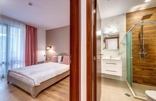 Smolyan Apartment | Discover Secret Lake 533 at Oak Residence - Top Rated Escape