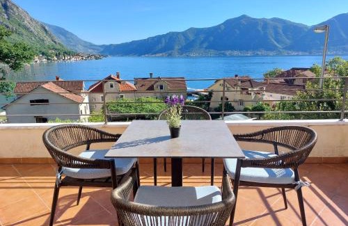 Orahovac Apartment | Oceanfront Secret Mirage Apartment with Breakfast Included