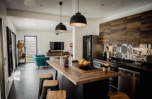 Point Matira Villa | Discover Hidden Villas by Matira Beach - Rated 9.8/10