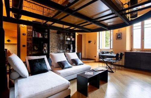 Riva Apartment | Tranquil Retreat Overlooking Picturesque Lake Views
