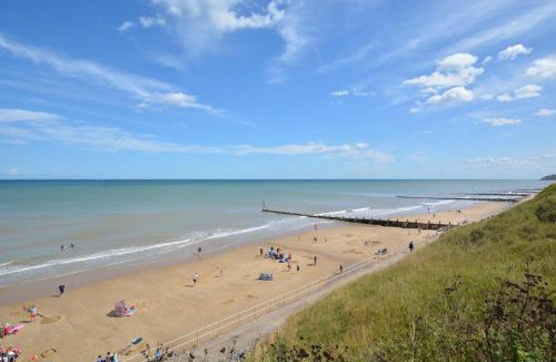 Overstrand Apartment | Discover Secret Sands: Ideal Family Retreat by the Beach