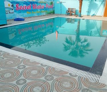 Knowledge Park III House | secretwaterpool and rooms