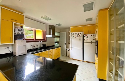 Mata de Sao Joao House | Elegant Villa with Ocean View, Pool and Spa Amenities