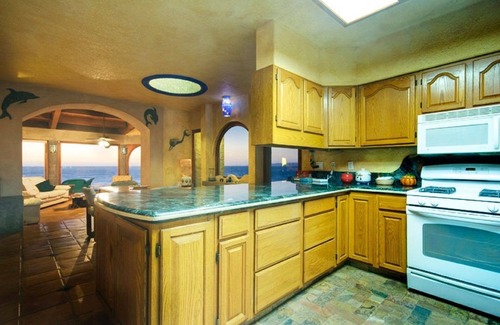 Primo Tapia House | Exclusive Gated Beachfront Retreat Steps from Rosarito Beach
