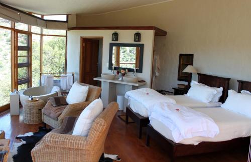 Baviaans Cabin | Exceptional Sederkloof Lodge: 4-Star Comfort and Amenities