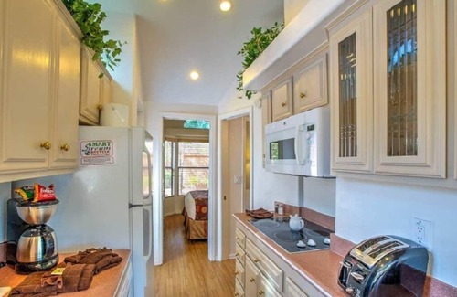 West Sedona Cottage | Relaxing Getaway at Sedona Pines Resort with Hot Tub & Spa