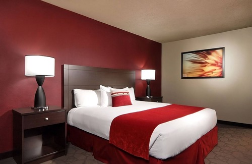 Laughlin Hotel | Exciting Escapes: Casino Fun, Dining & Event Center Awaits!