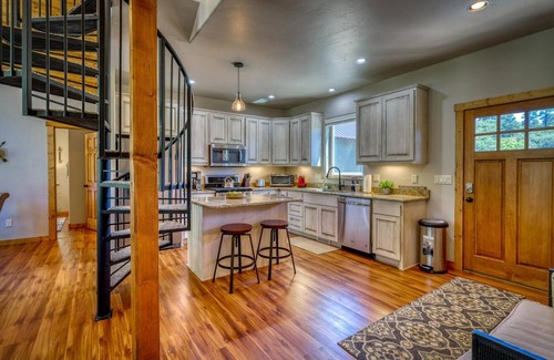 Pagosa Highlands House | Scenic Retreat with Hot Tub, Patio & National Forest Access