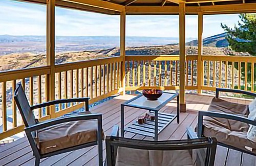 Jerome Condo | See Forever Penthouse at the Top of Town
