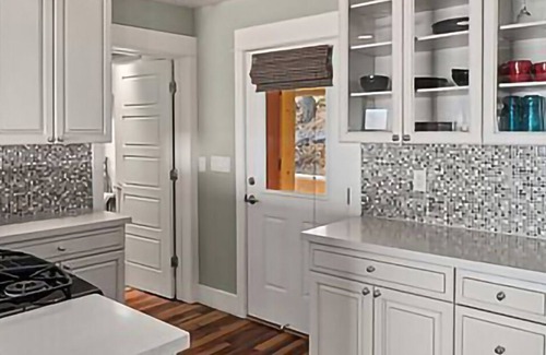 Jerome Condo | See Forever Penthouse at the Top of Town