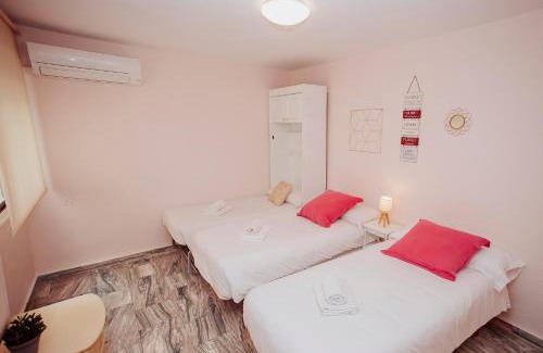 Benidorm Centro Apartment | Experience Oceanfront Bliss at Mirando al Mar & APLUS