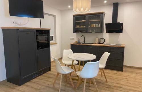 Muhlau Apartment | Pet-Friendly Seeblick Apartments Mühlau with Ocean Views