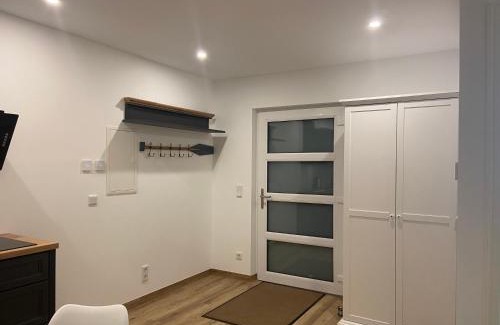 Muhlau Apartment | Pet-Friendly Seeblick Apartments Mühlau with Ocean Views