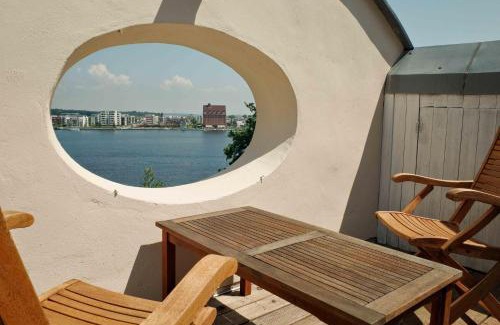 Schwerin Apartment | Historic Villa Seeblick: Central Retreat for Families