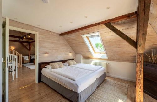 Schwerin Apartment | Historic Villa Seeblick: Central Retreat for Families