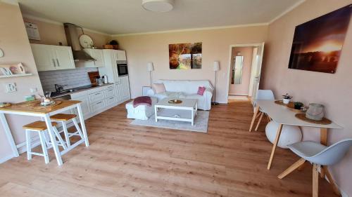 Klein Upahl Apartment | Oceanfront Seeblick: Guest Rated 9.5/10, Family Friendly Stay