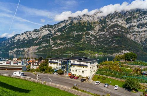 Murg Hotel | Oceanfront Getaway at Seeblick SMART Hotel Rössli