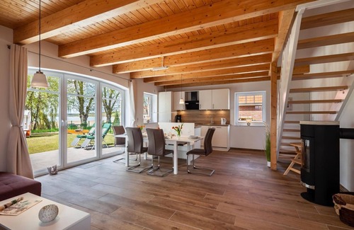 Warin House | Seeblick Warin: High-Quality Vacation Home by Lake Warin