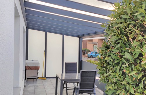 Delecke Apartment | Seedomizil: Guest Rated 10/10 with Ocean & Lake Views