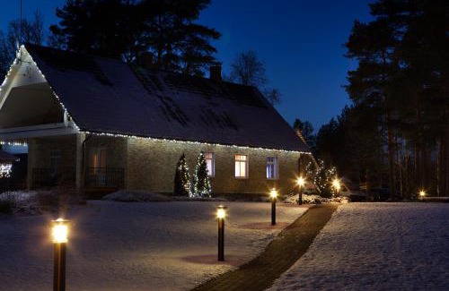 Rouge House | Seedri Guesthouse: Family-Friendly Retreat with Kitchen