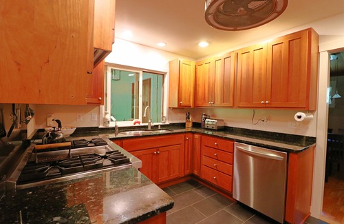 Chautauqua House | Seeds of Paradise: Year-Round Retreat Near Thunder Bridge