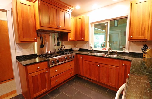 Chautauqua House | Seeds of Paradise: Year-Round Retreat Near Thunder Bridge