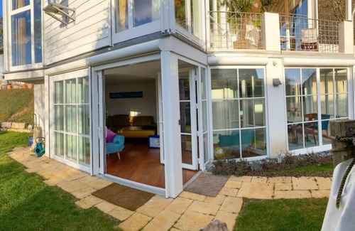 Unteruhldingen Apartment | Seefeeling: Prime Location, Just 5 Min Walk to the Beach!