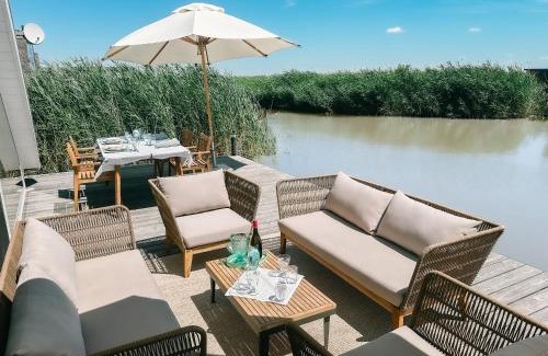 Rust House | Seehütte Sonnenschilf - Top-Rated Family Retreat by Neusiedlersee