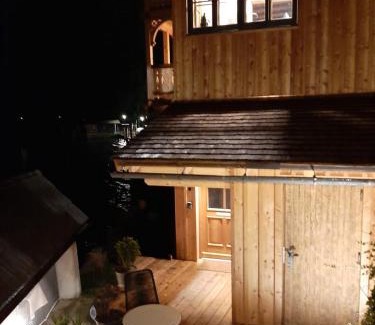 Hallstatt House | Escapade at Seehaus am Hallstätter See - Family-Friendly Stay