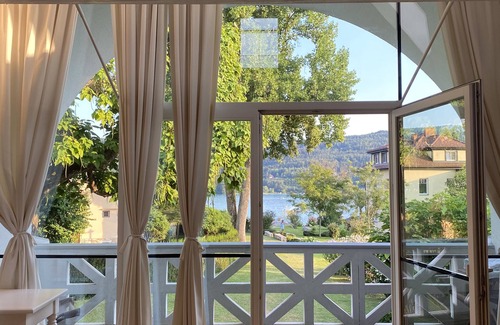 Krumpendorf am Woerther See House | Modern SEEHAUS with Scenic Views & Private Bathing Jetty