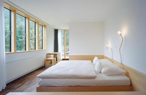 Ramsen Hotel | Discover Seehaus Forelle Haeckenhaus: Pet-Friendly Retreat