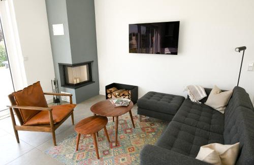 Lobnitz House | Family-Friendly Getaway at Seehaus Mühlfeld - 4 Stars!