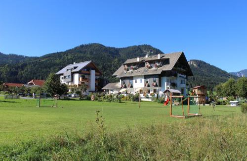 Gatschach Apartment | Seaside Retreat at Seehaus Winkler: 4-Star Oceanfront Escape