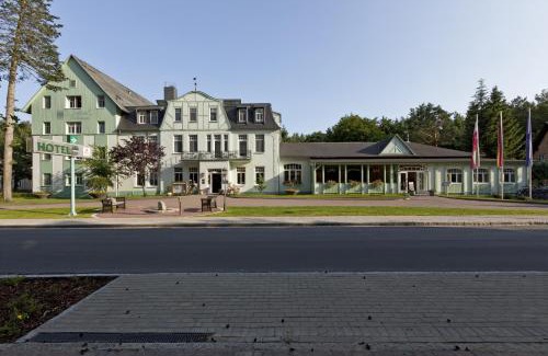 Muritz Hotel | Pet-Friendly Retreat at Seehotel Ecktannen - 4-Star Rated