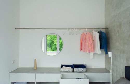 Bermatingen Apartment | Seelandsuite Bodensee: Guest Rated 9.2, Child-Friendly Retreat