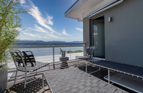 Meilen District Apartment | Experience SeeLoft - A Lake View Hotel with Pet Friendly Amenities