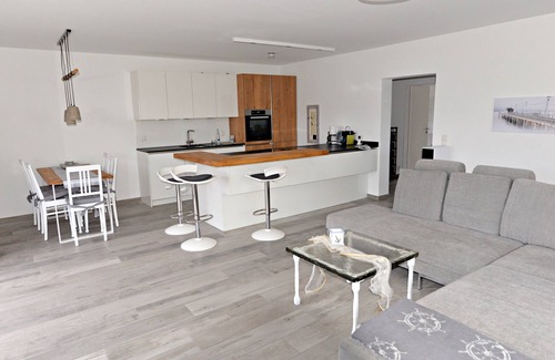 Ohningen Apartment | Experience SEENZEIT: Dreamlike Sea Views Await