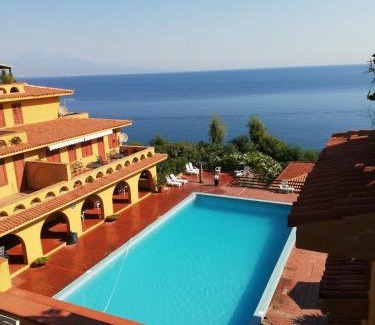 Costa Saracena-Castelluccio House | Top-Rated SeeonSea Apartment with Oceanfront Pool Access