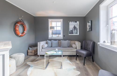 Hauert House | Explore Seequartier: Family-Friendly 4-Star Retreat