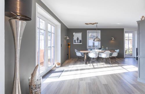 Hauert House | Explore Seequartier: Family-Friendly 4-Star Retreat
