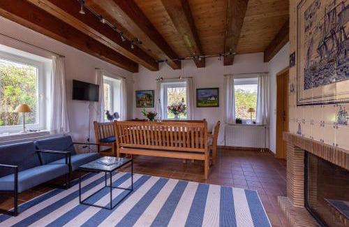 Ostseebad Ahrenshoop House | Family-Friendly Stay at Seeräuber - A 4-Star Retreat