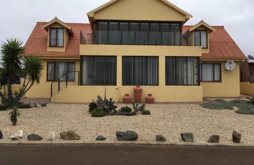Still Bay House | Serene Seesterkloof: Ocean Views & Breakfast Included