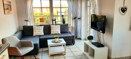 Werdum Apartment | Seestern: Pet-Friendly Oceanfront Retreat with Breakfast