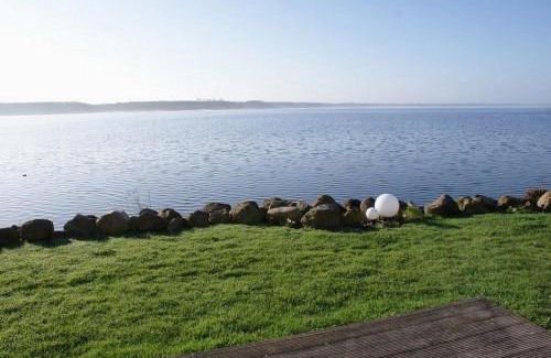 Bad Kleinen House | Family-Friendly Seetraum 10 with Rowboat Access